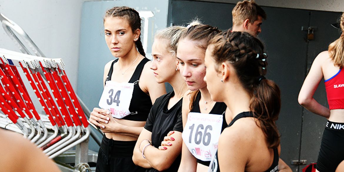 Članice ženske štafete prije utrke