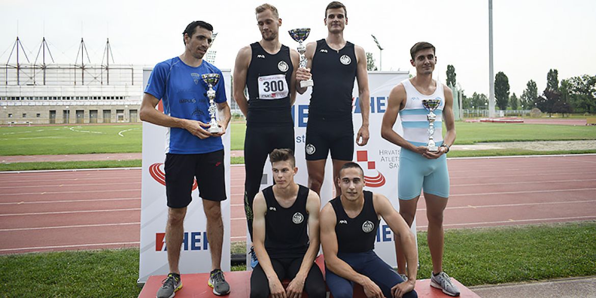 Pobjednička fotografija predstavnika ekipe seniora