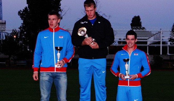 Prvi puta juniori su drugi, trofej je primio Demir Kolarević
