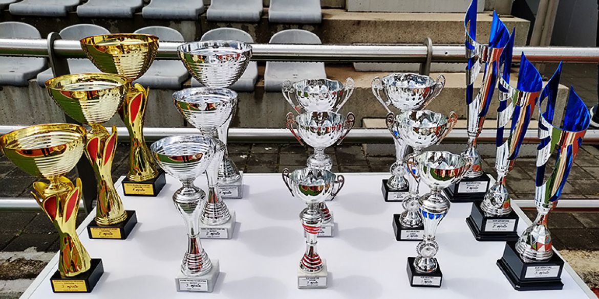 Trofeji čekaju klubove