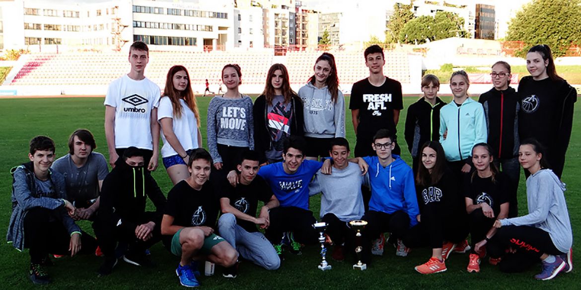 Tradicionalna zajednička fotografija