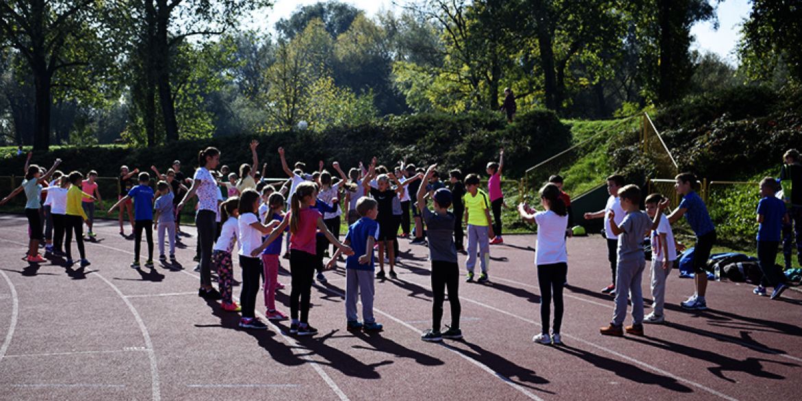Prije početka trebalo se malo i razgibati...