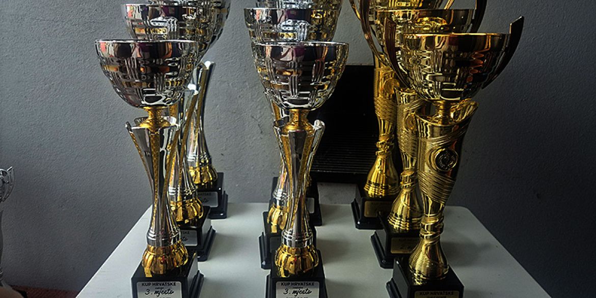Set trofeja