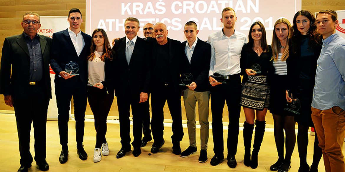 Iskoristio se i trenutak za fotografiranje sa legendarnim Bubkom