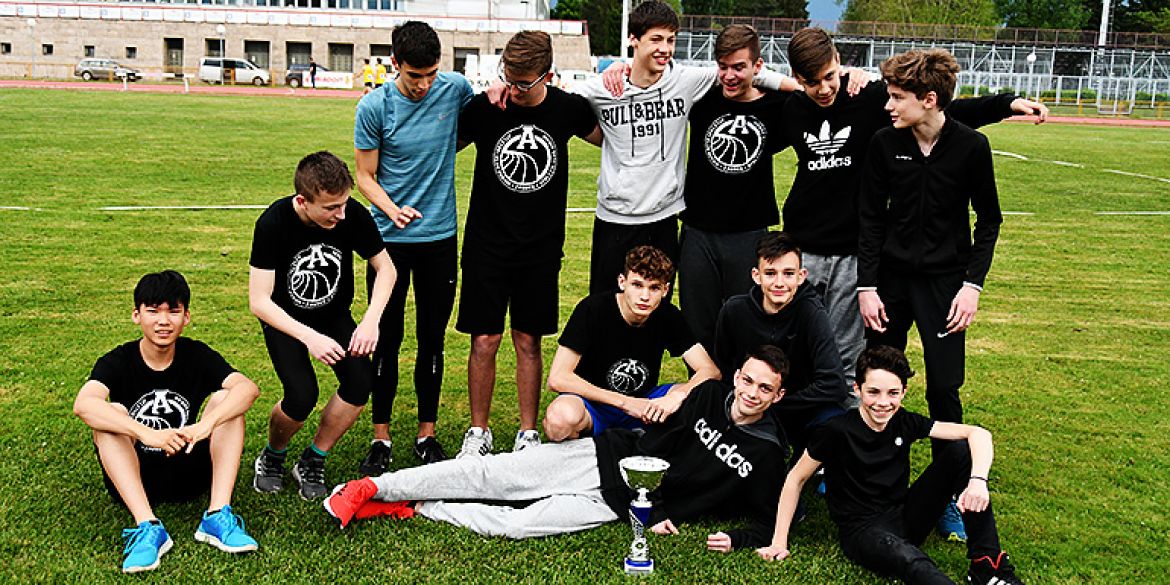 Dio ekipe na zajedničkoj slici