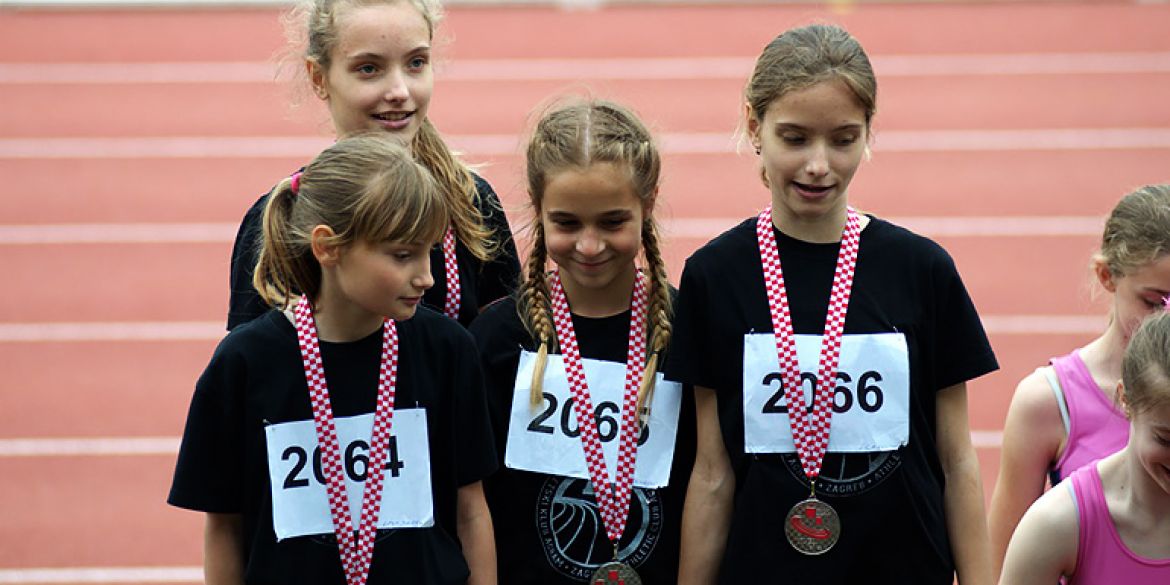 Srebrne limačice na 4x60m