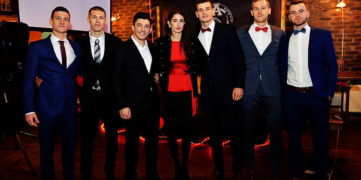 Mnogobrojni članovi "Tima 500"