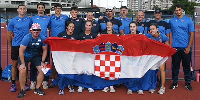 Ovogodišnja generacija natjecatelja na okupu