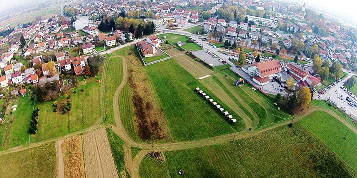 Pogled na Vrbovec i njegovu sjajnu stazu