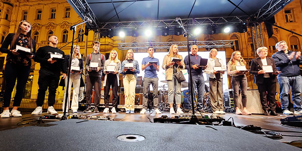 Prisutni laureati na dodjeli