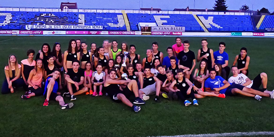 Zajednička slika pobjedničke ekipe