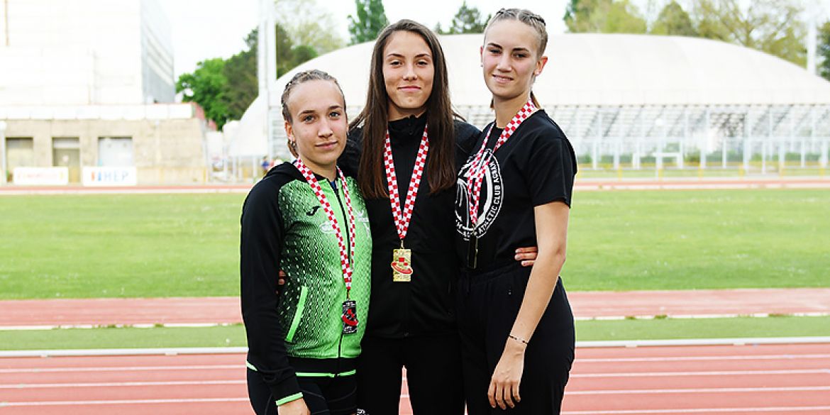Zlatna Lorena, brončana Kaja
